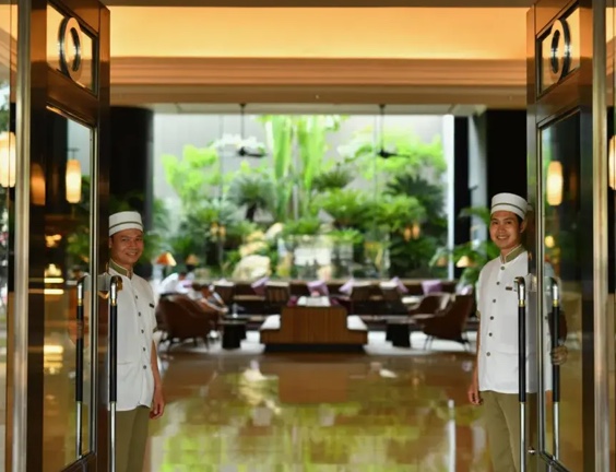 Hotel du Parc Hanoi | ホテルフロントスタッフ