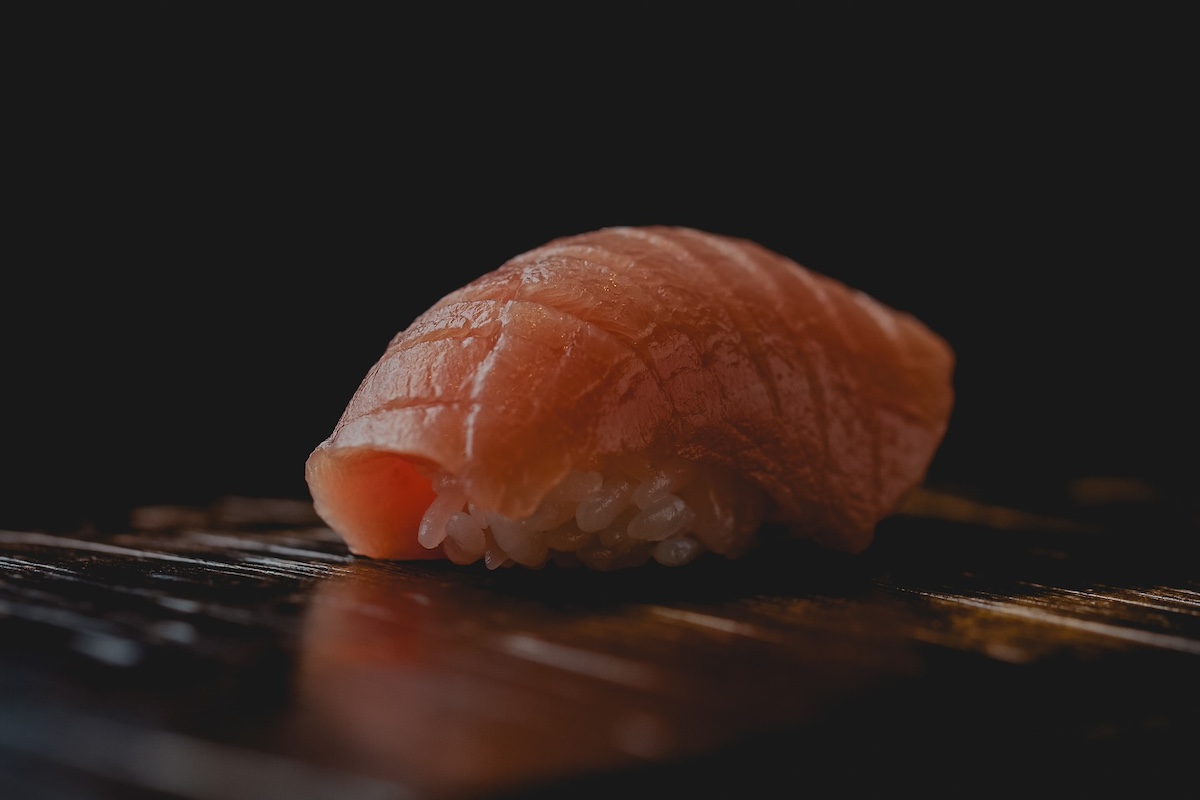 Sushi chef mid-career full-time position | Azabudai, Kyoto [No experience necessary]