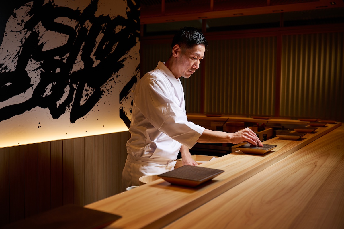 Sushi chef mid-career full-time position | Azabudai, Kyoto [No experience necessary]